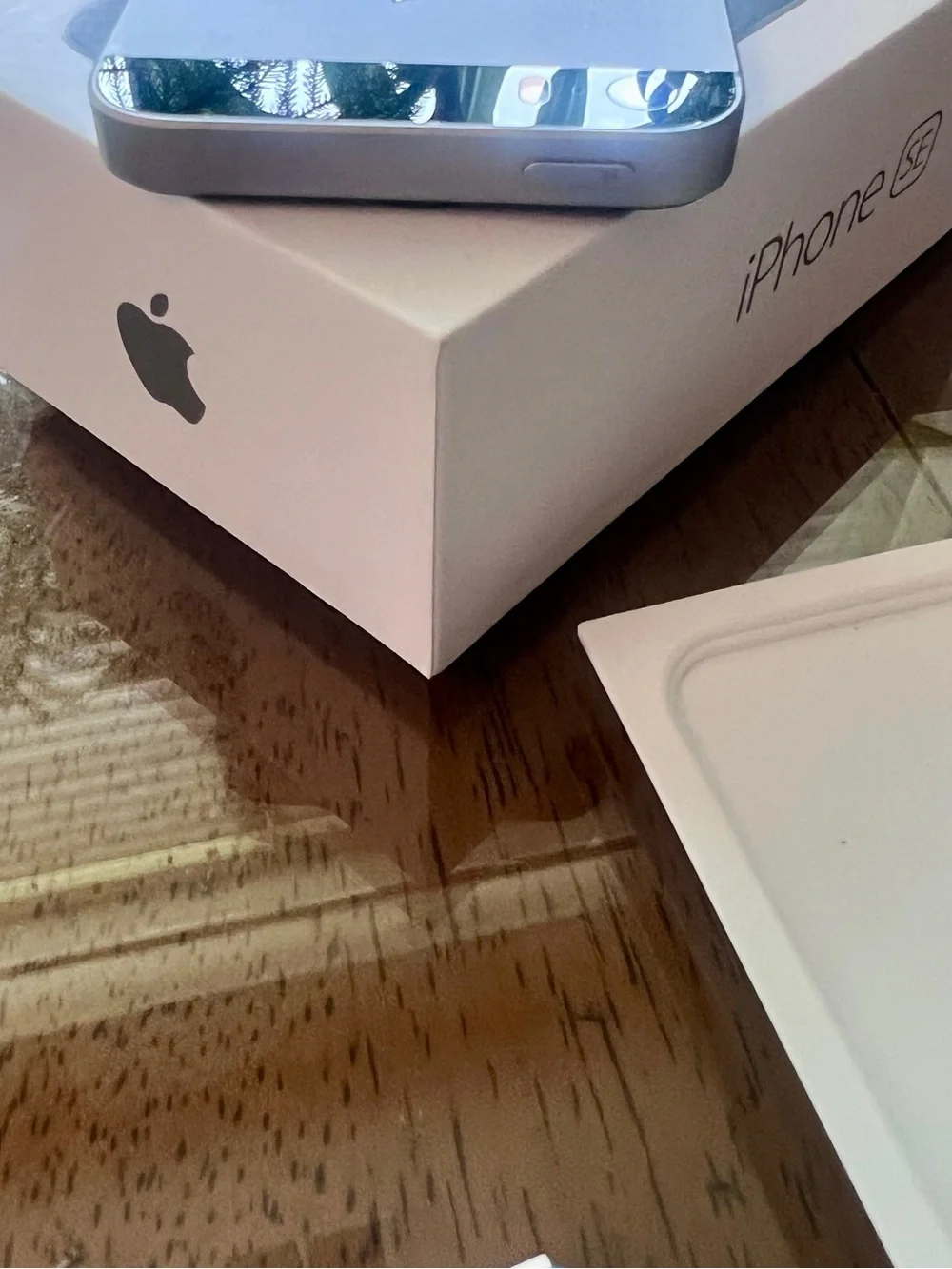 iPhone SE 1st Gen (2015-2017) 32GB PRISTINE OPEN BOX COLLECTORS BUNDLE